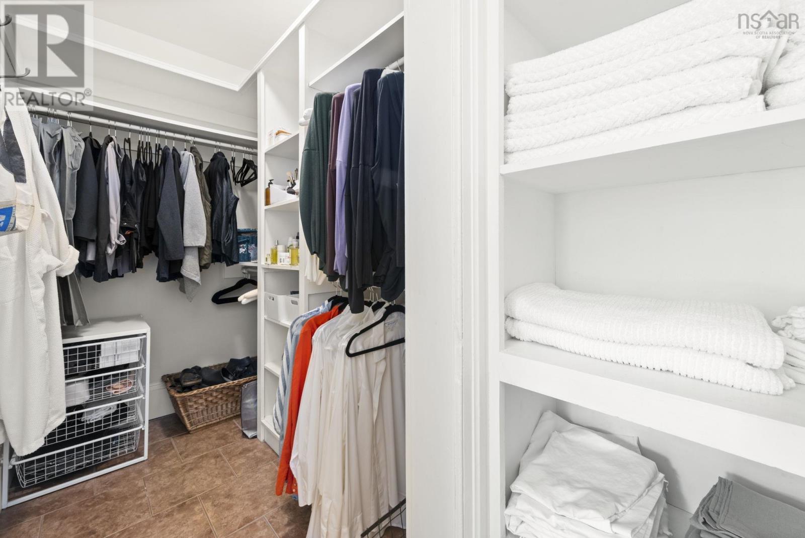 Property 31 of 50 of 190 Main Street