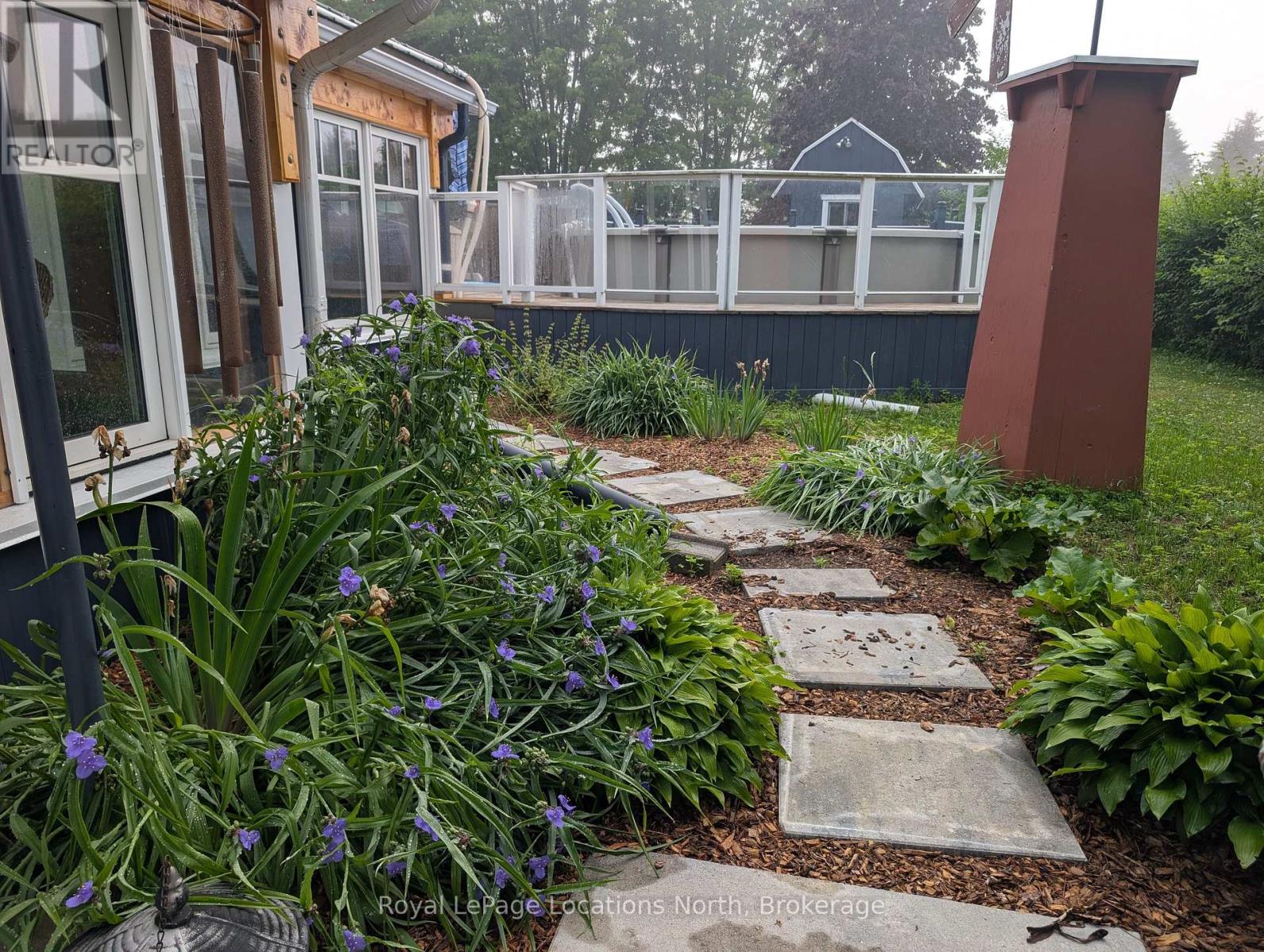 The gardens flower from early spring to late fall
