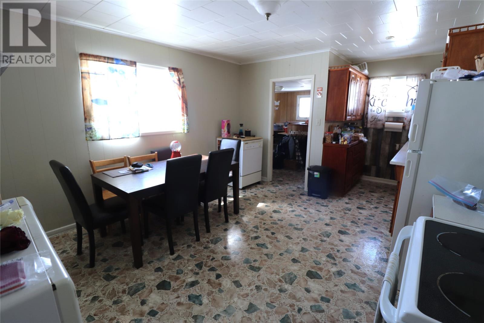 335 Veterans Drive — photo 9