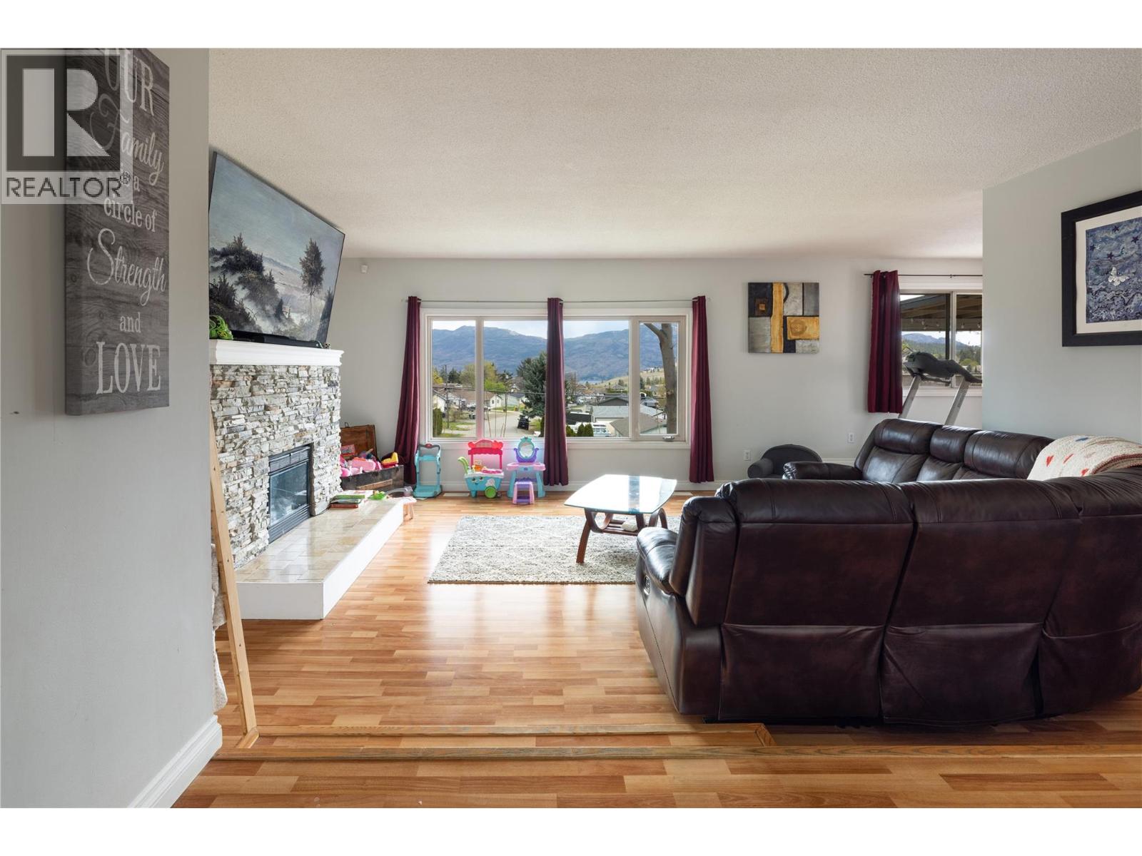  2848 Glasgow Road, West Kelowna