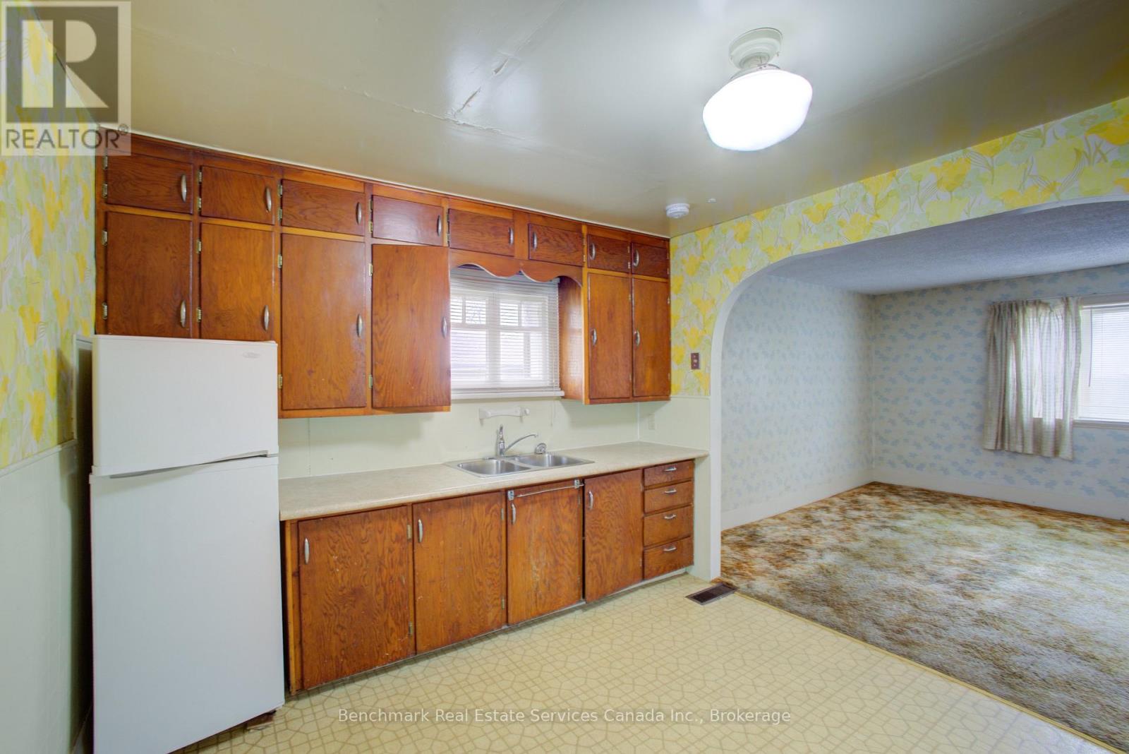 Kitchen 2/2