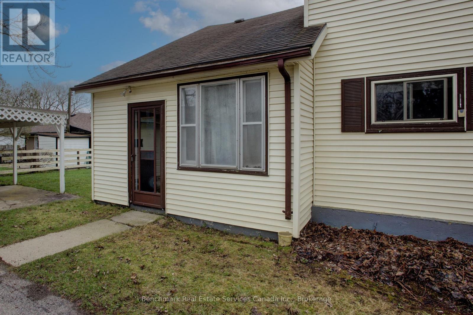 61 ST. JOHN STREET S - 36