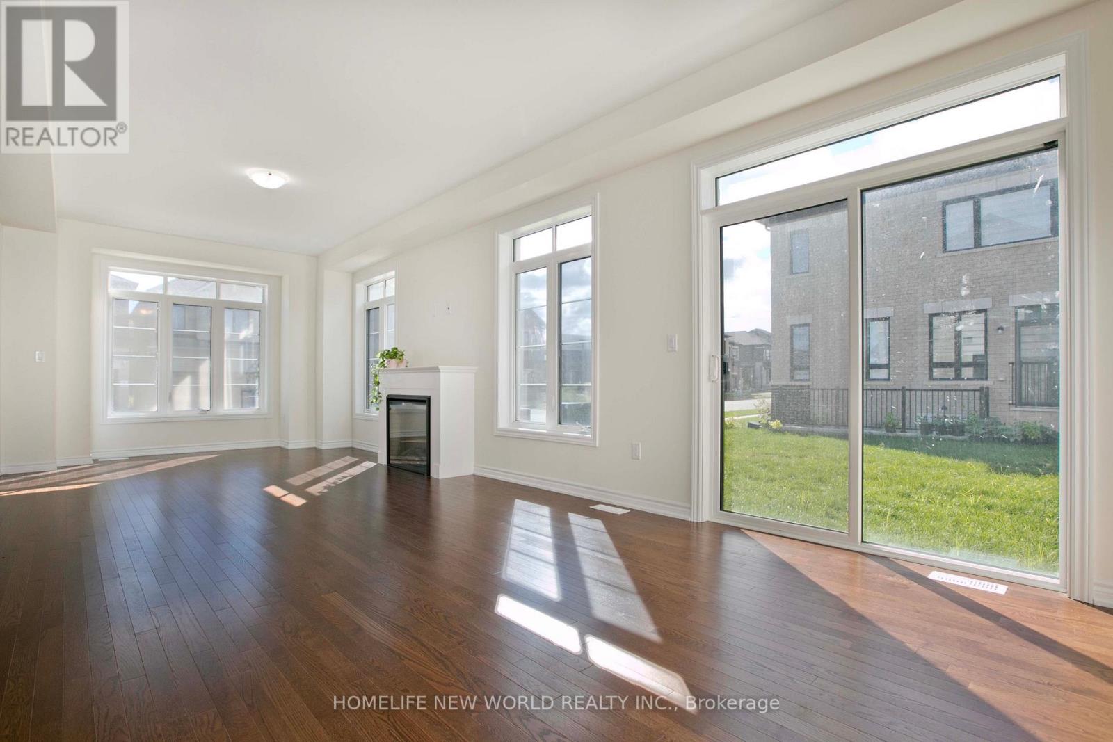 1864 IRISH MOSS SQUARE - 5