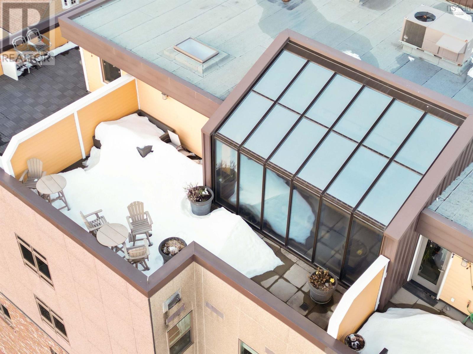 Property 31 of 36 of 407 70 Ochterloney Street