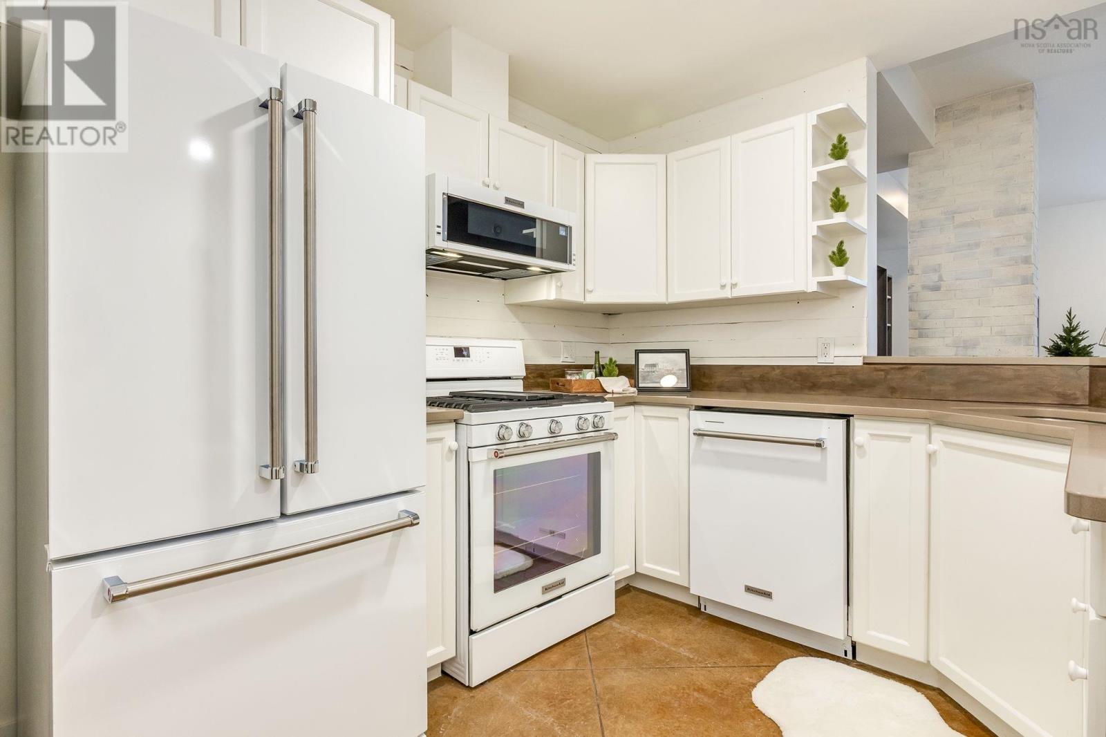 Property 4 of 36 of 407 70 Ochterloney Street