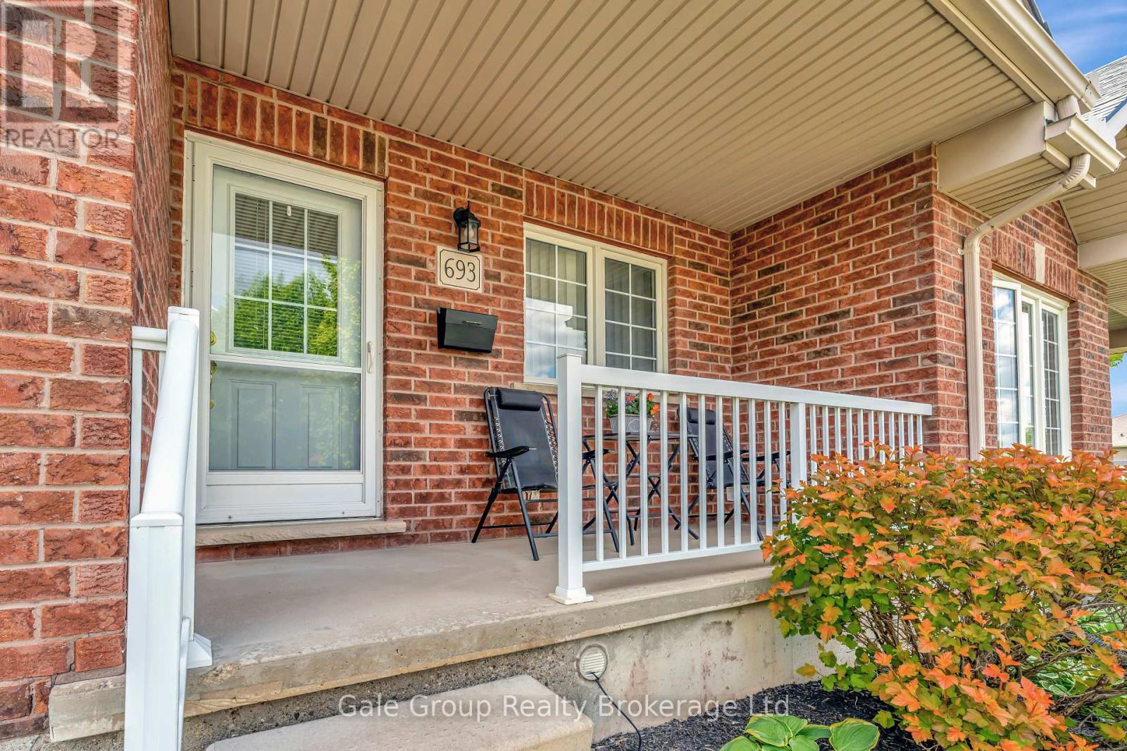 693 SOUTHWOOD WAY, Woodstock (Woodstock - South), Ontario, N4V1H5 — Photo 3
