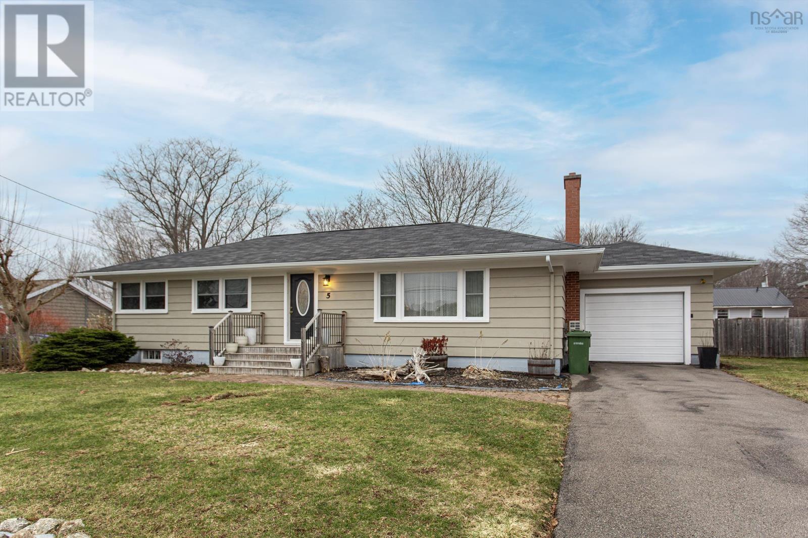 Property photo of 5 Acadia Street