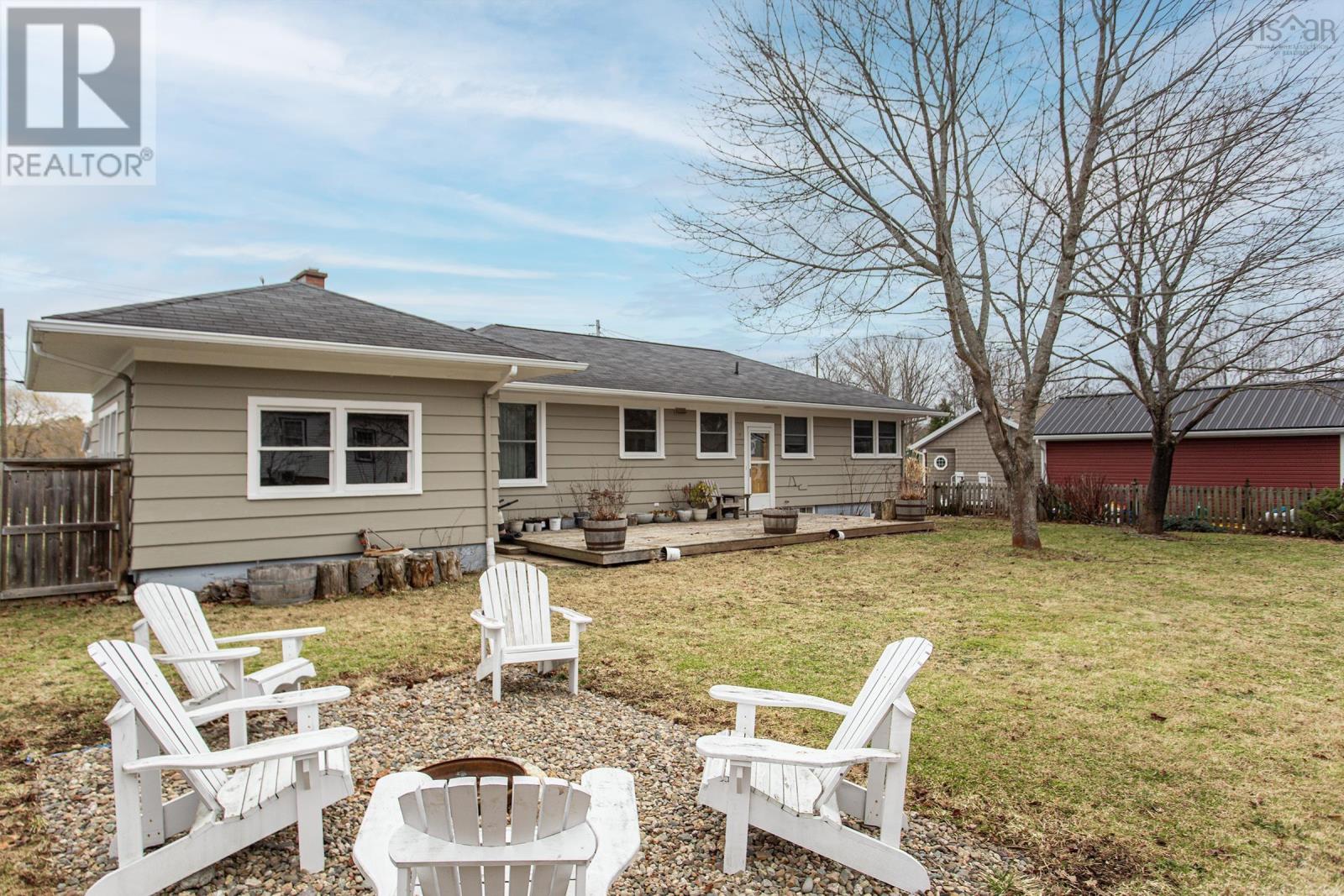 Property 4 of 22 of 5 Acadia Street