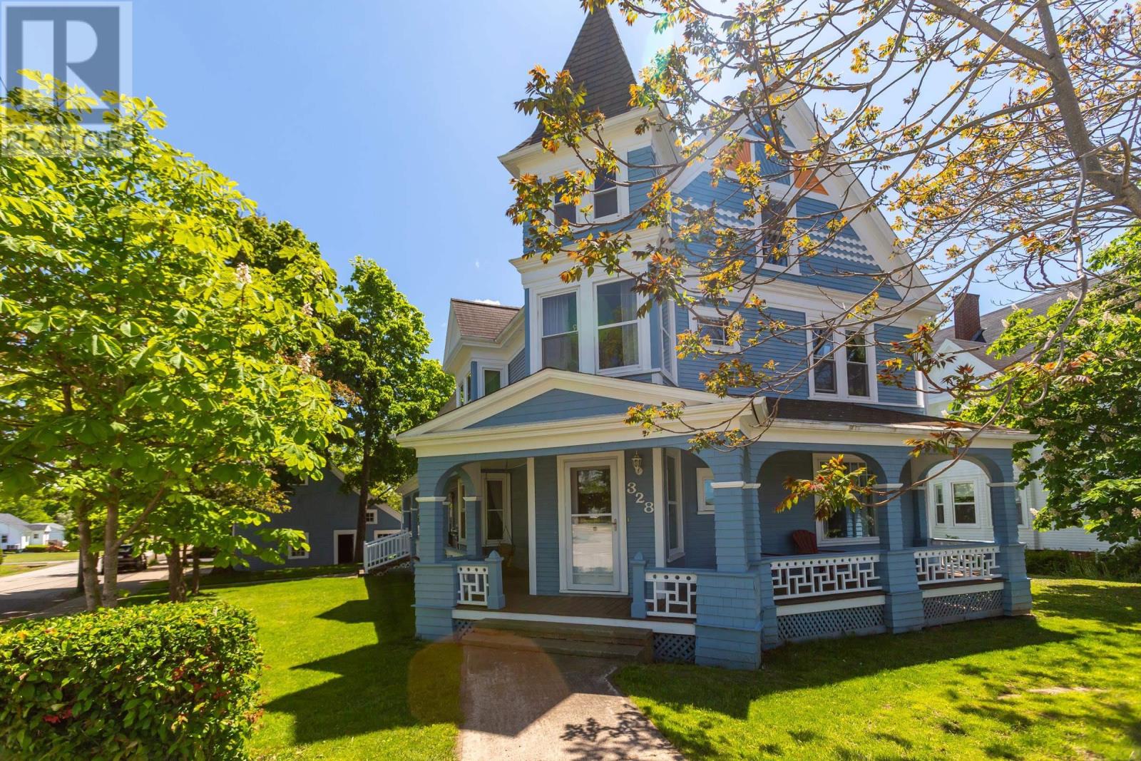 Property 2 of 49 of 328 Granville Street