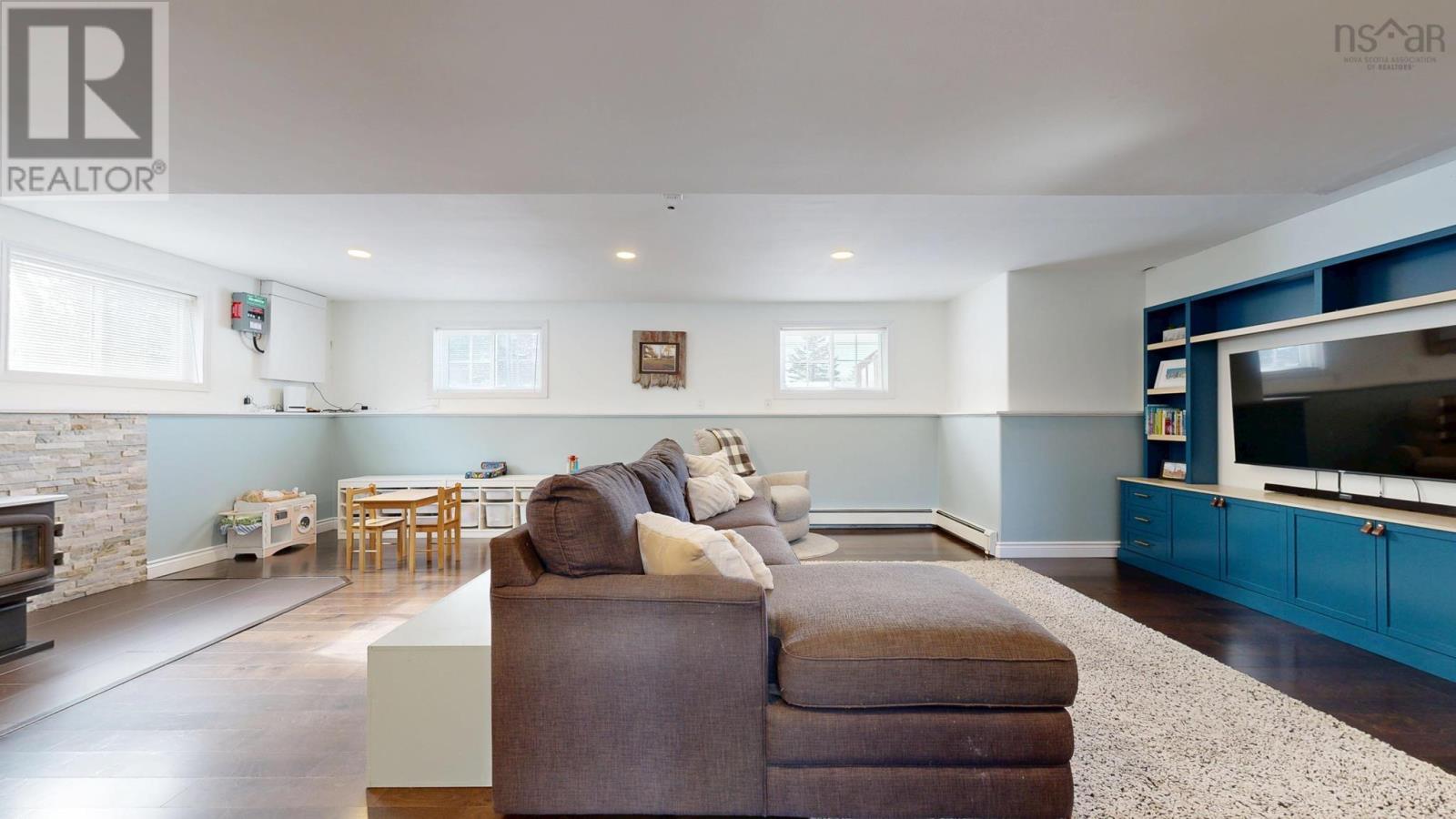 Property 30 of 49 of 2 Mersey Court