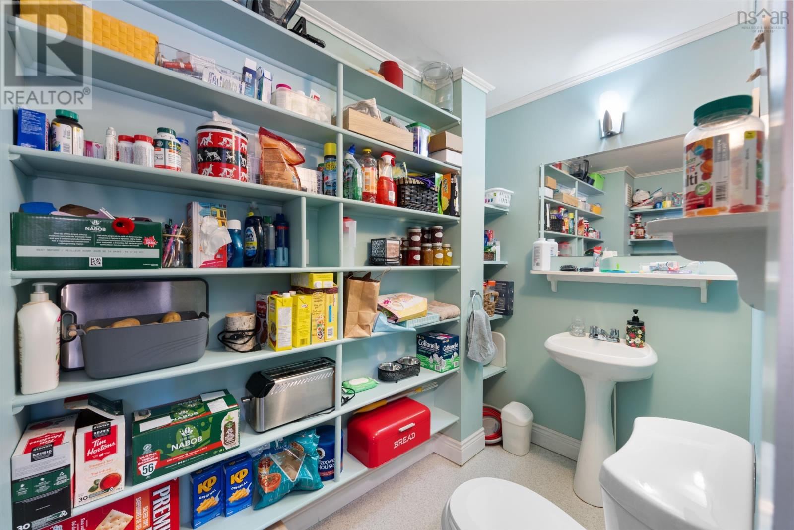 Property 22 of 49 of 328 Granville Street