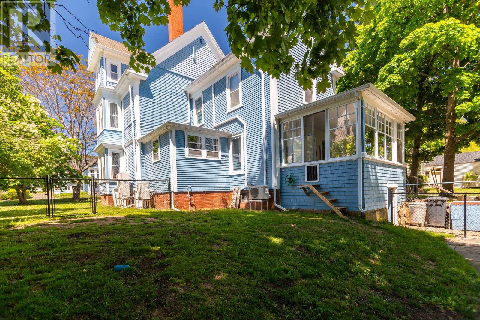 Property 15 of 49 of 328 Granville Street