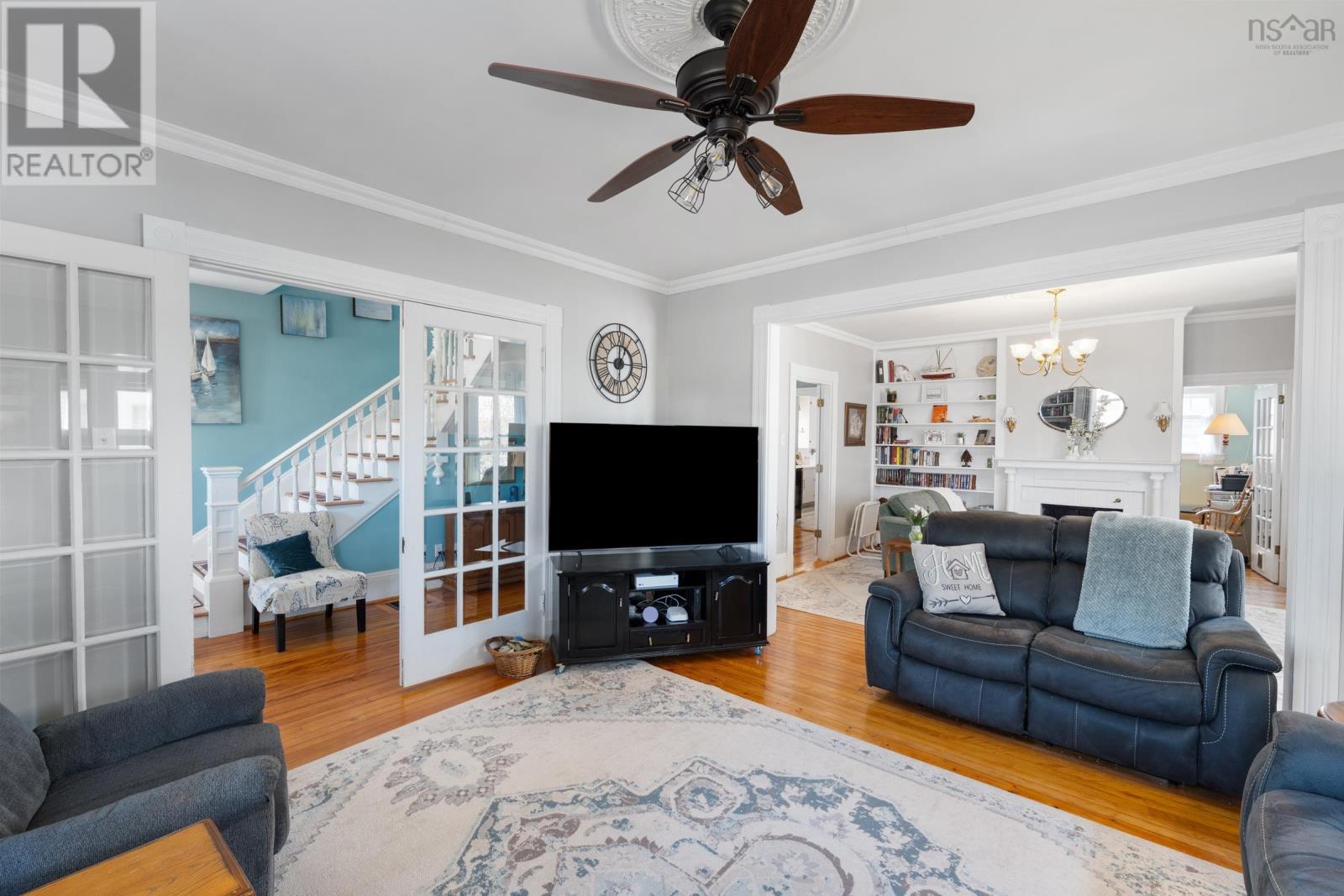 Property 30 of 49 of 328 Granville Street