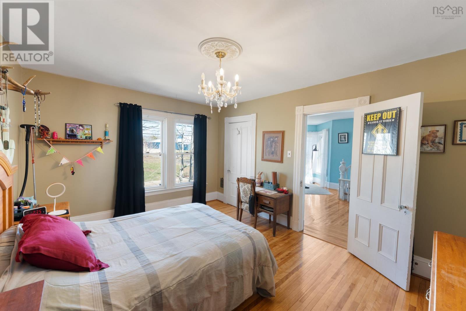 Property 35 of 49 of 328 Granville Street