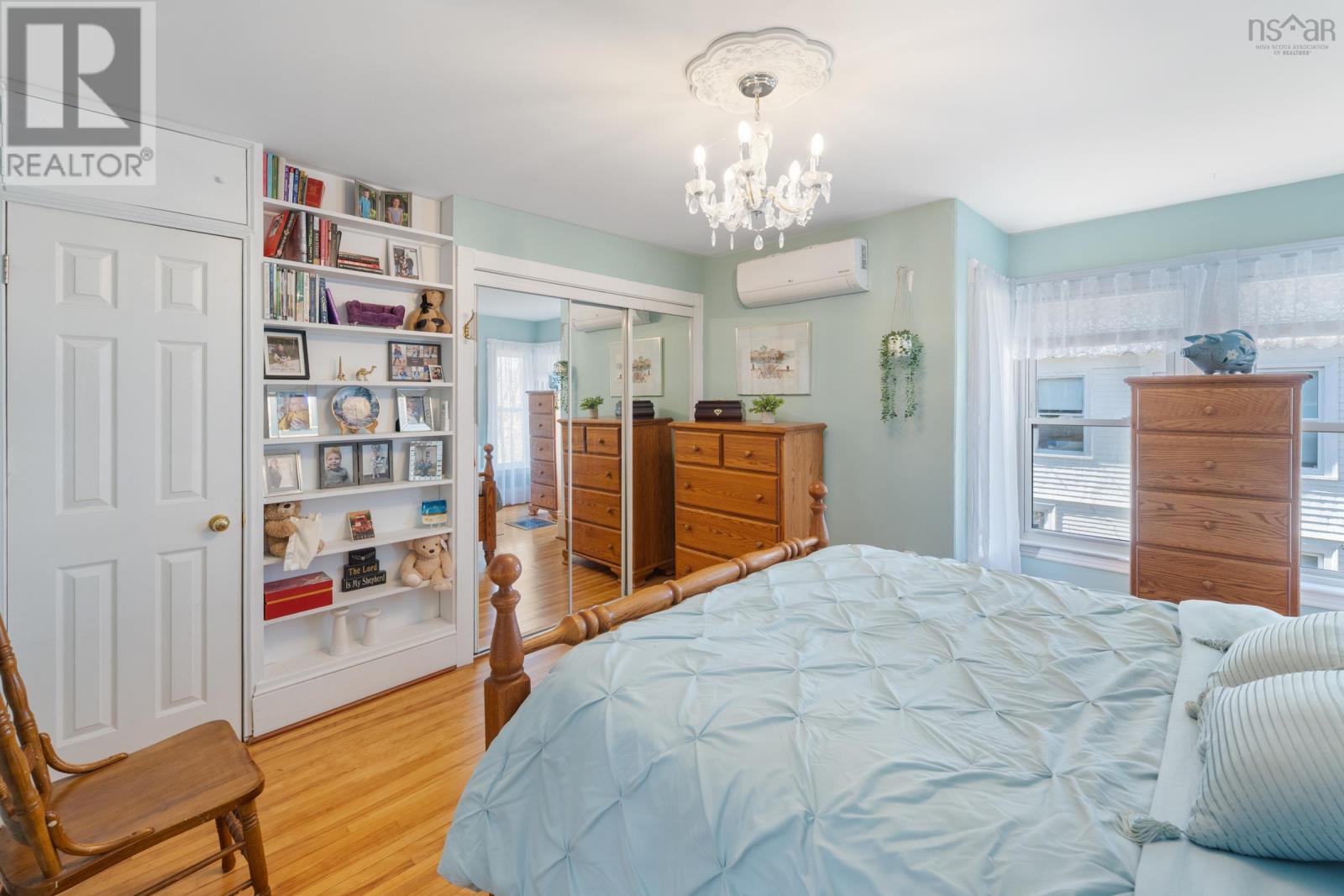 Property 38 of 49 of 328 Granville Street