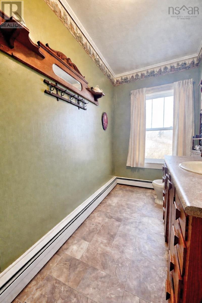 Property 14 of 28 of 5259 Highway 221