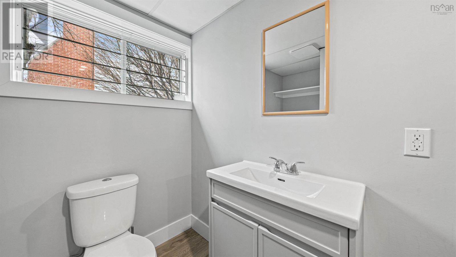 Property 43 of 49 of 1 Kingfisher Crescent