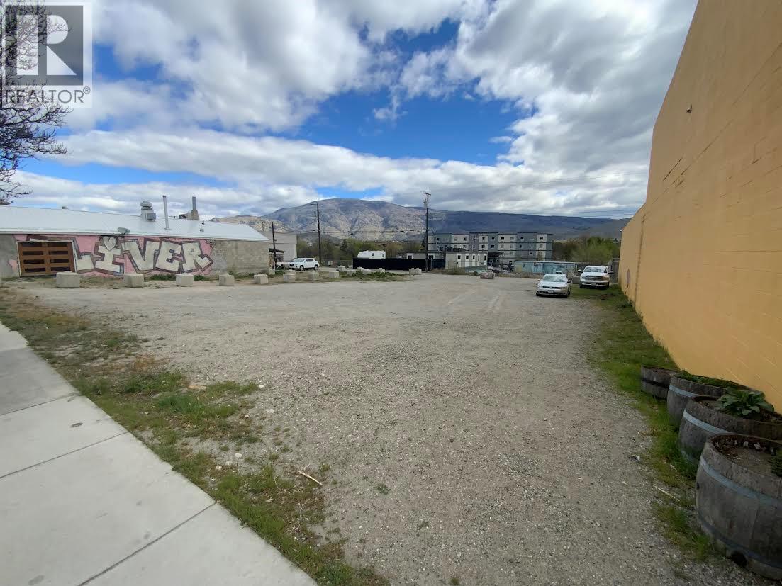 6257 Main Street, Oliver