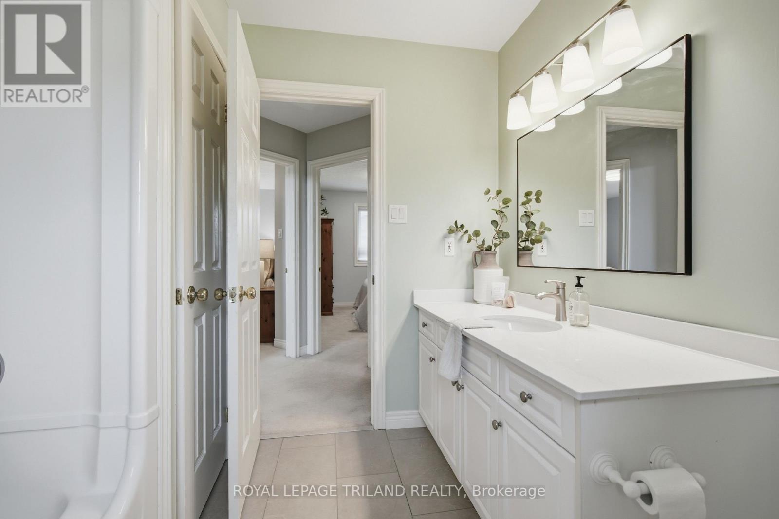 32 WINGREEN LANE - 28