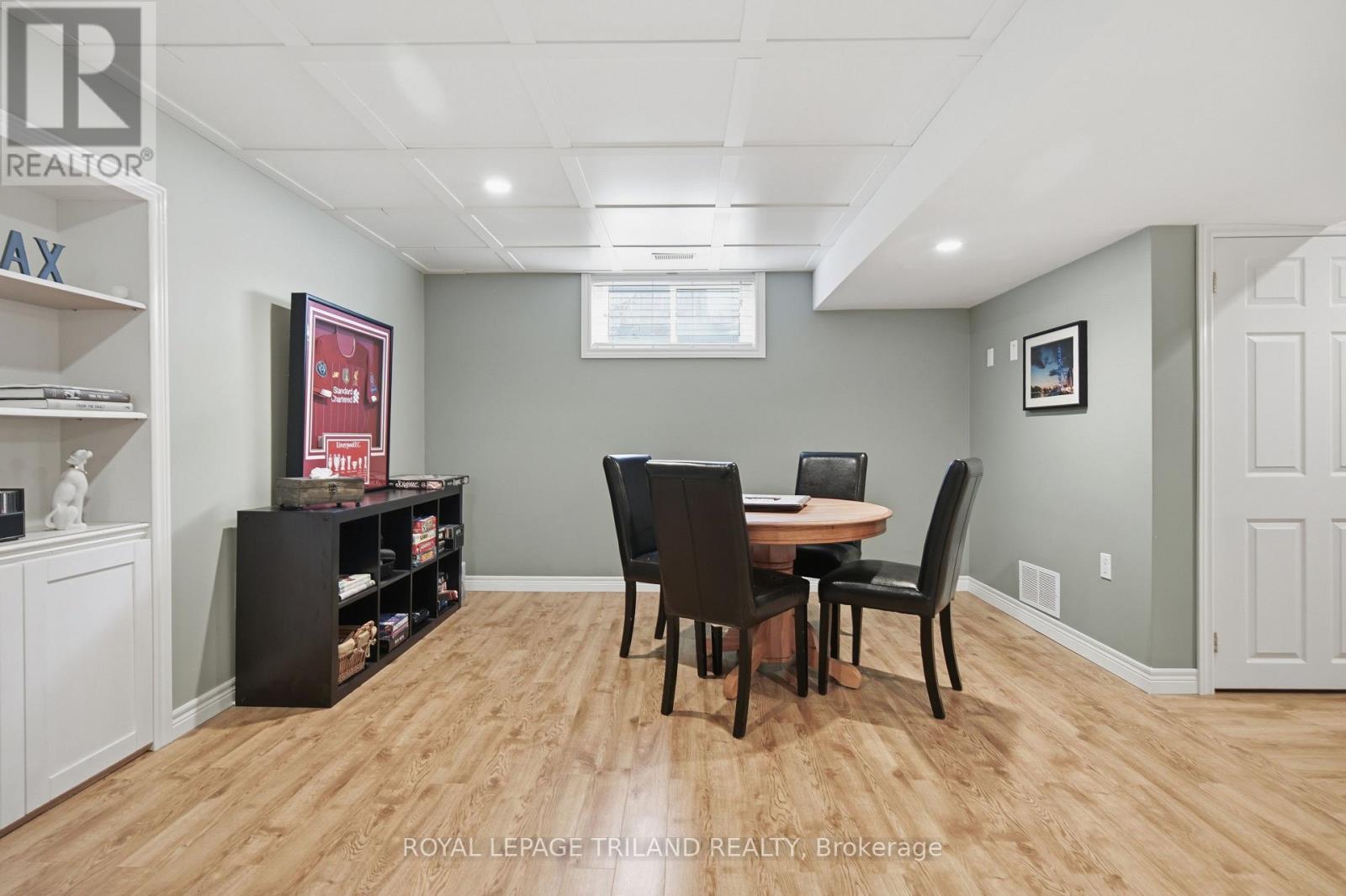 32 WINGREEN LANE - 30