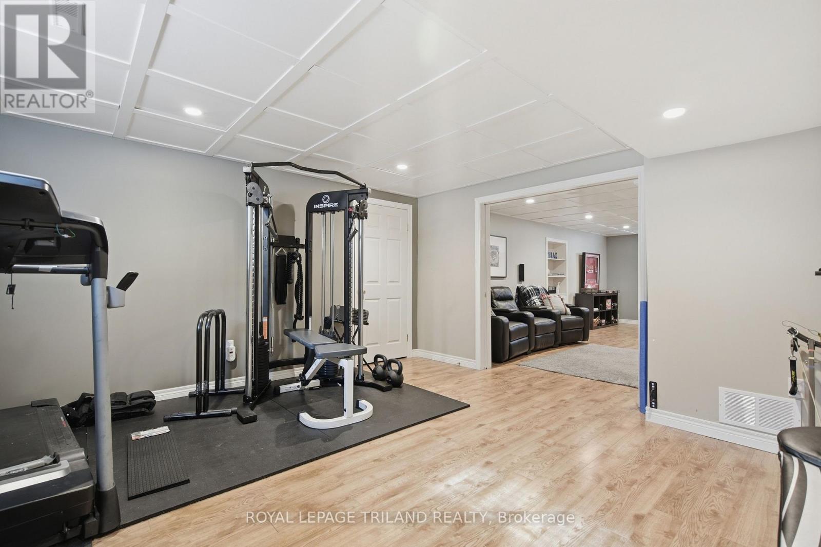 32 WINGREEN LANE Property Photo