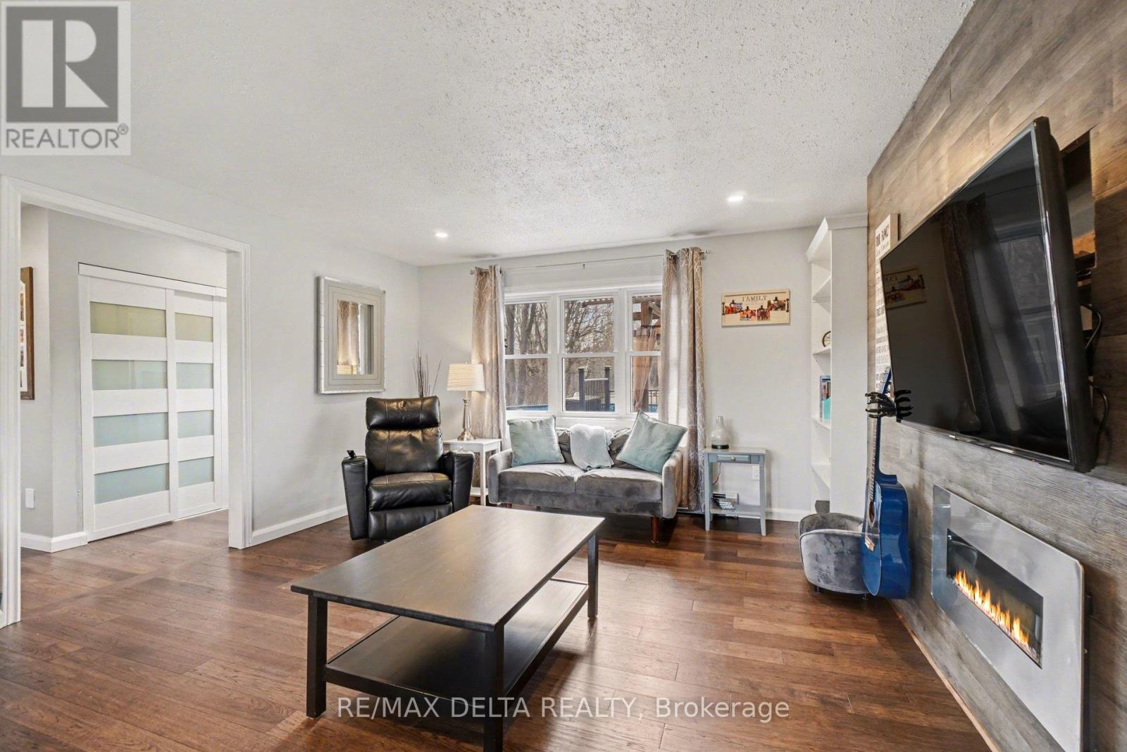 2021 DES PINS STREET - 10