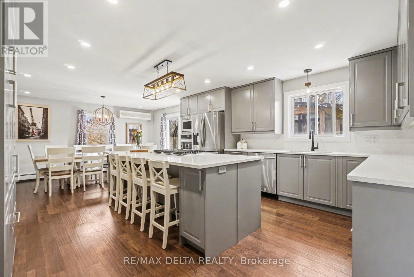 2021 DES PINS STREET - 17