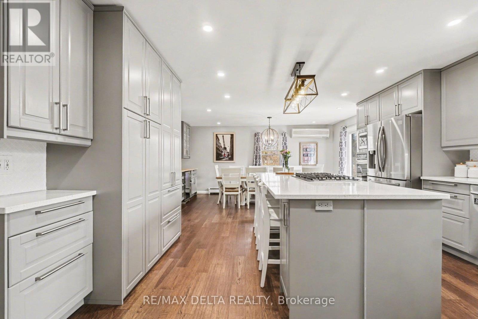 2021 DES PINS STREET - 18