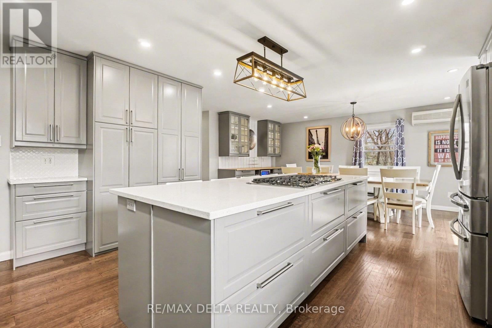 2021 DES PINS STREET - 19