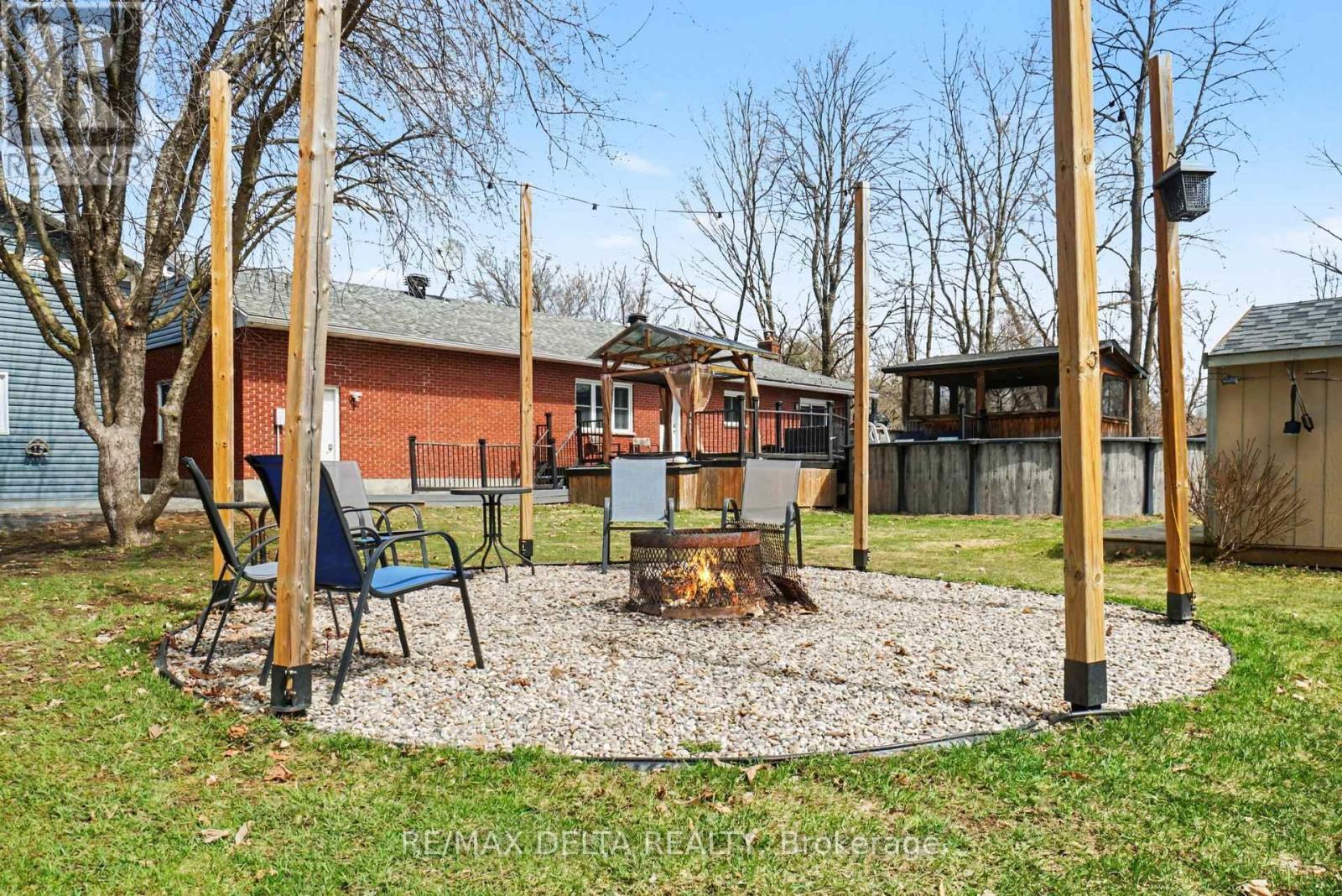 2021 DES PINS STREET - 39