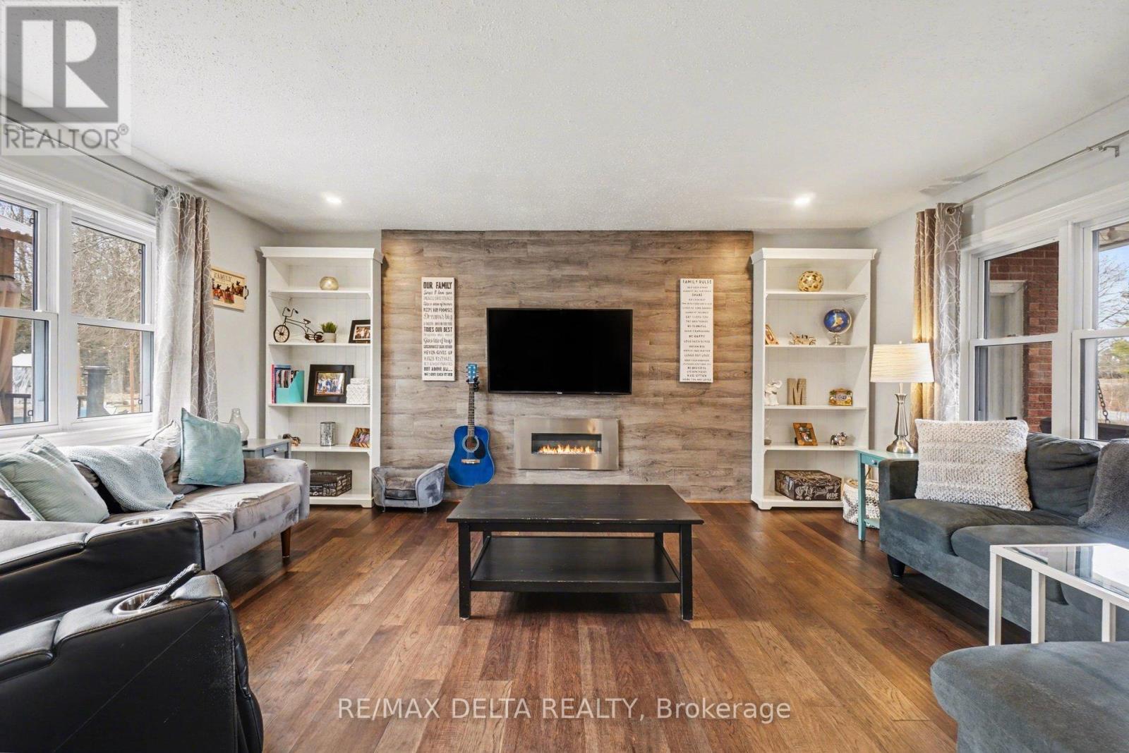 2021 DES PINS STREET - 9