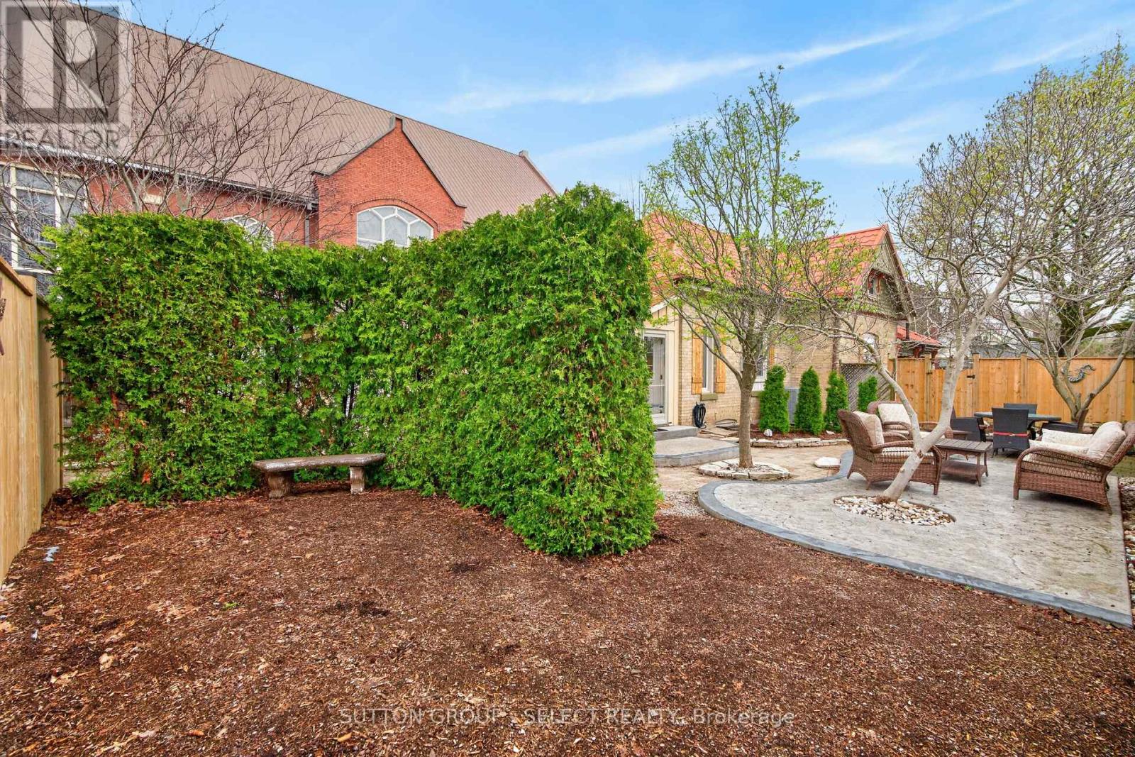 625 HALE STREET Property Photo