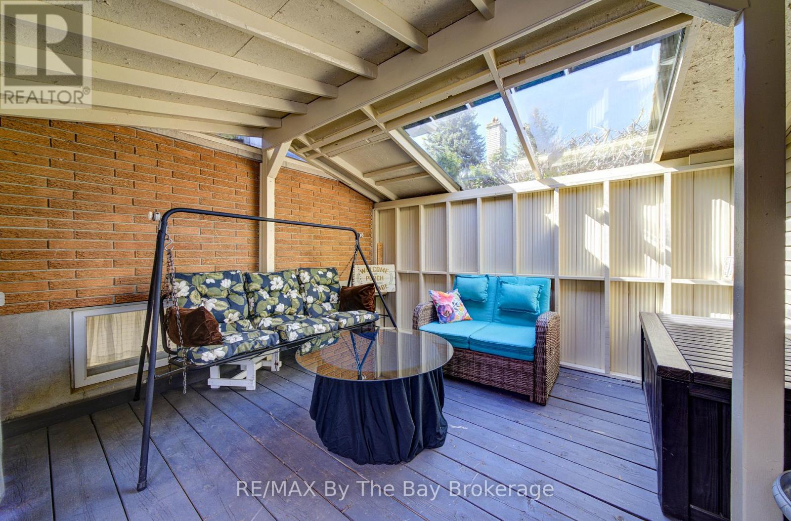 31 SAUNDERS STREET — photo 42