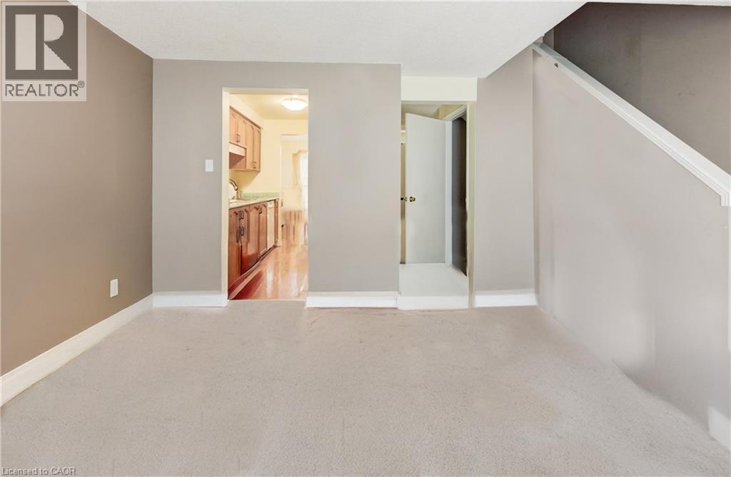 465 WOOLWICH Street N Unit# 17, Waterloo, Ontario, N2K3S4 — Photo 6