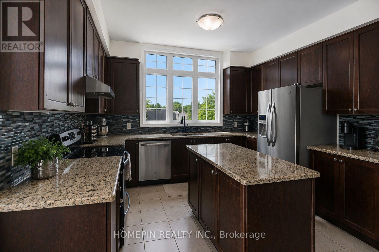 1 TREETOPS BOULEVARD — photo 10