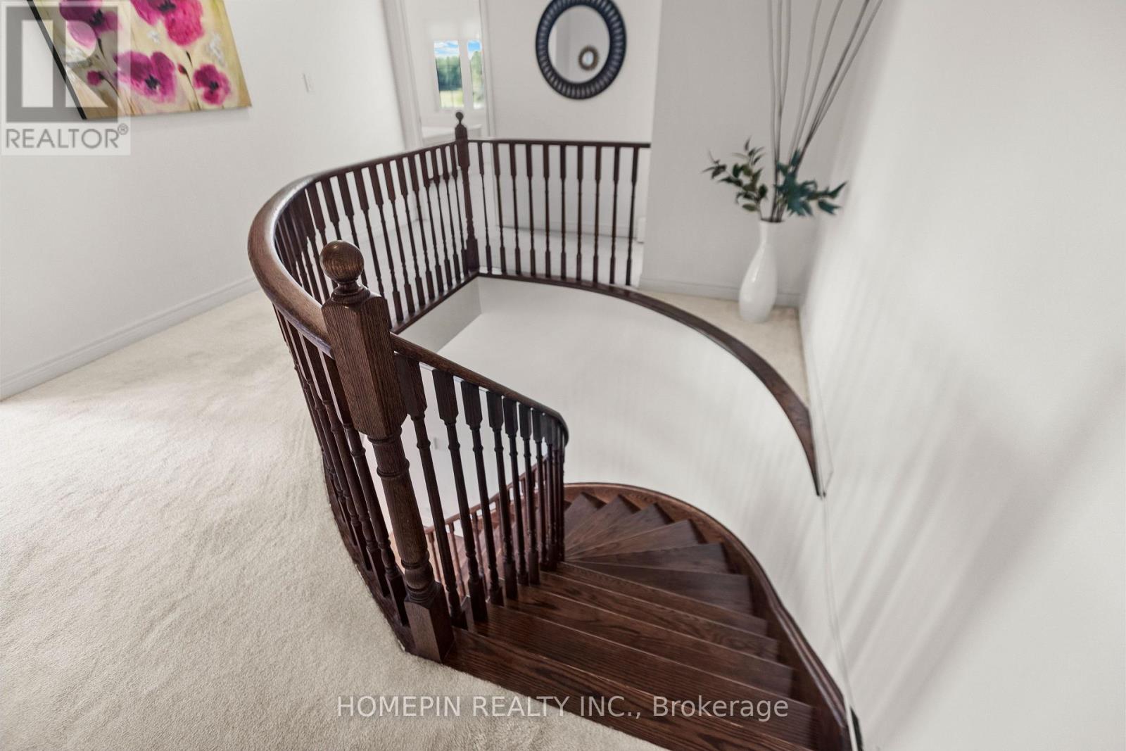 1 TREETOPS BOULEVARD — photo 19