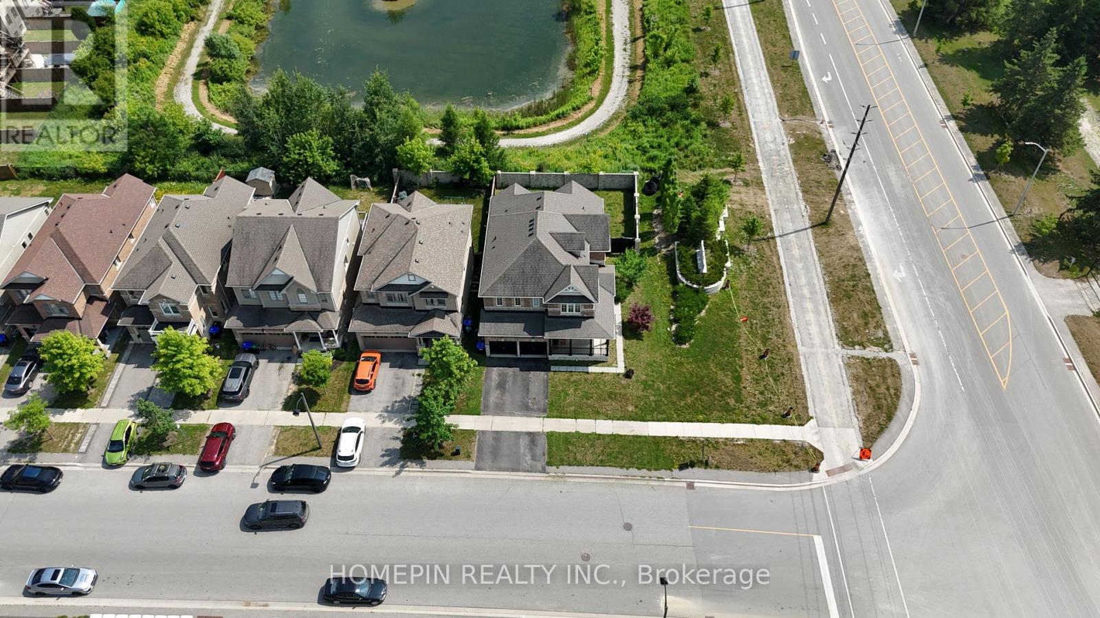 1 TREETOPS BOULEVARD — photo 20