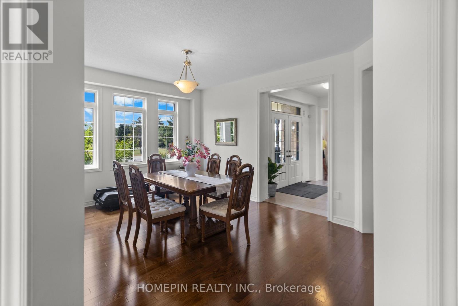 1 TREETOPS BOULEVARD — photo 6
