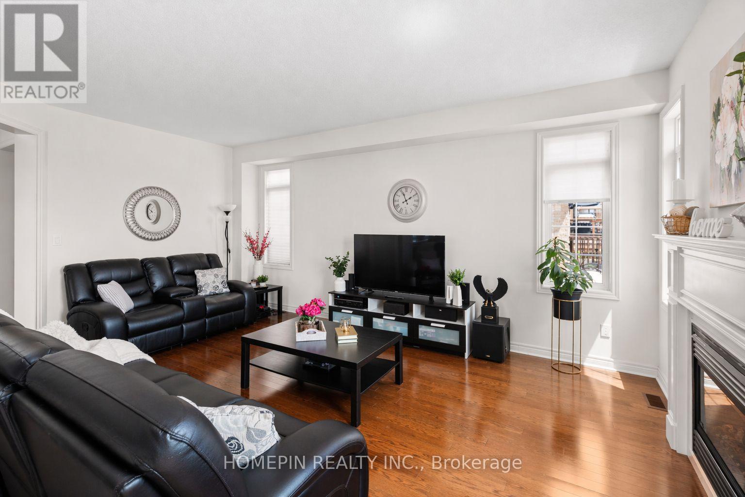 1 TREETOPS BOULEVARD — photo 7