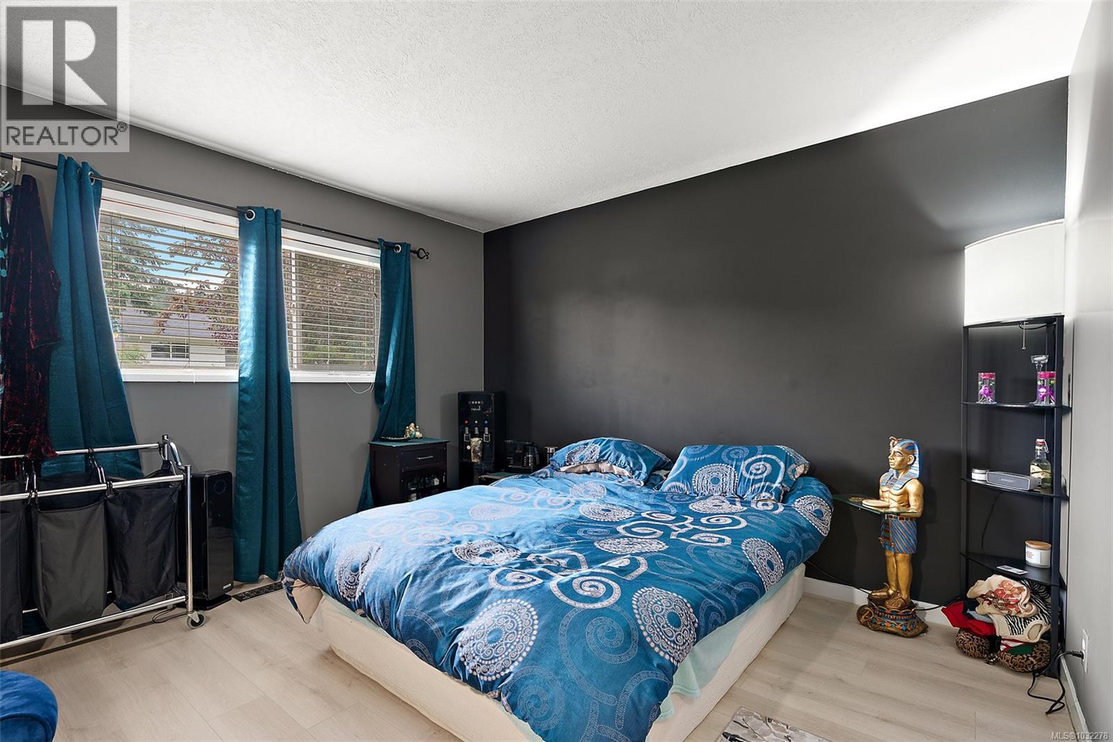 1573 Charlotte St - 17