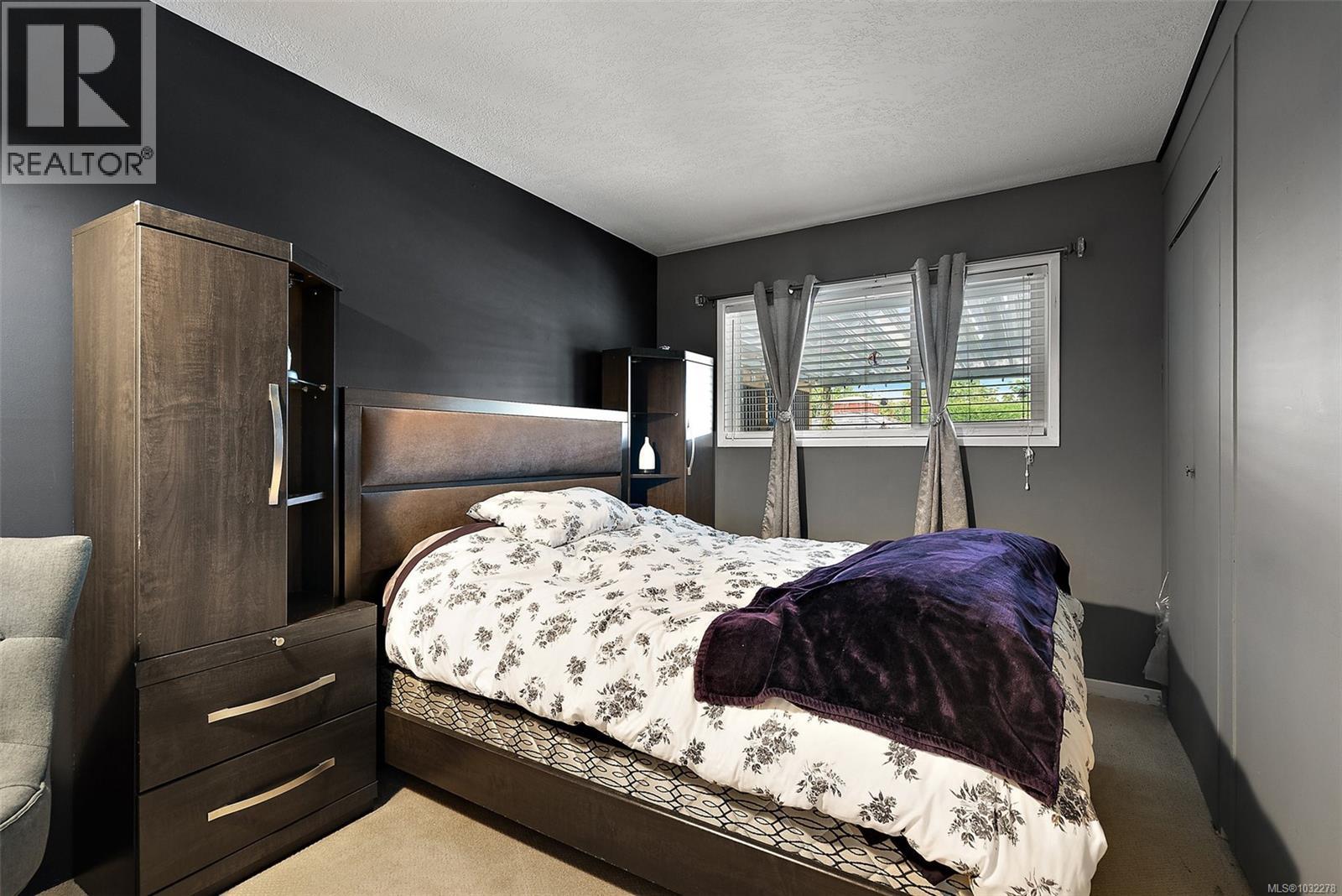 1573 Charlotte St - 19