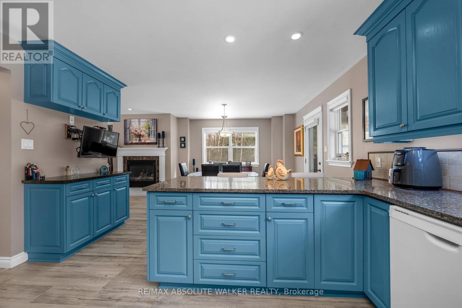 184 CHARMONT WAY - 13