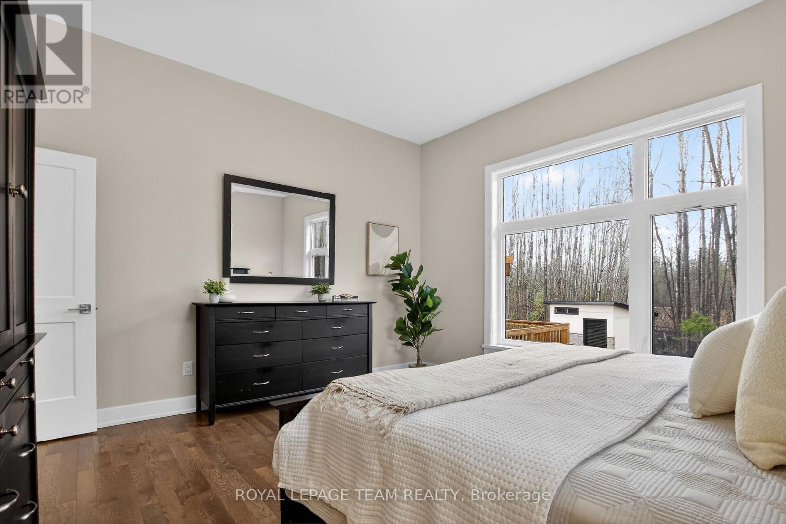144 COUNTRY MEADOW DRIVE - 23
