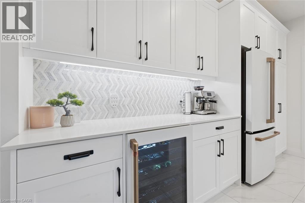 213 FALLOWFIELD Drive - 16