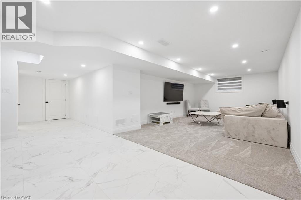 213 FALLOWFIELD Drive - 30