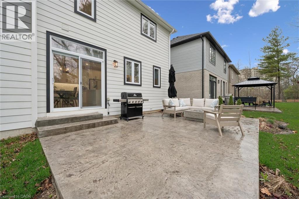 213 FALLOWFIELD Drive - 38