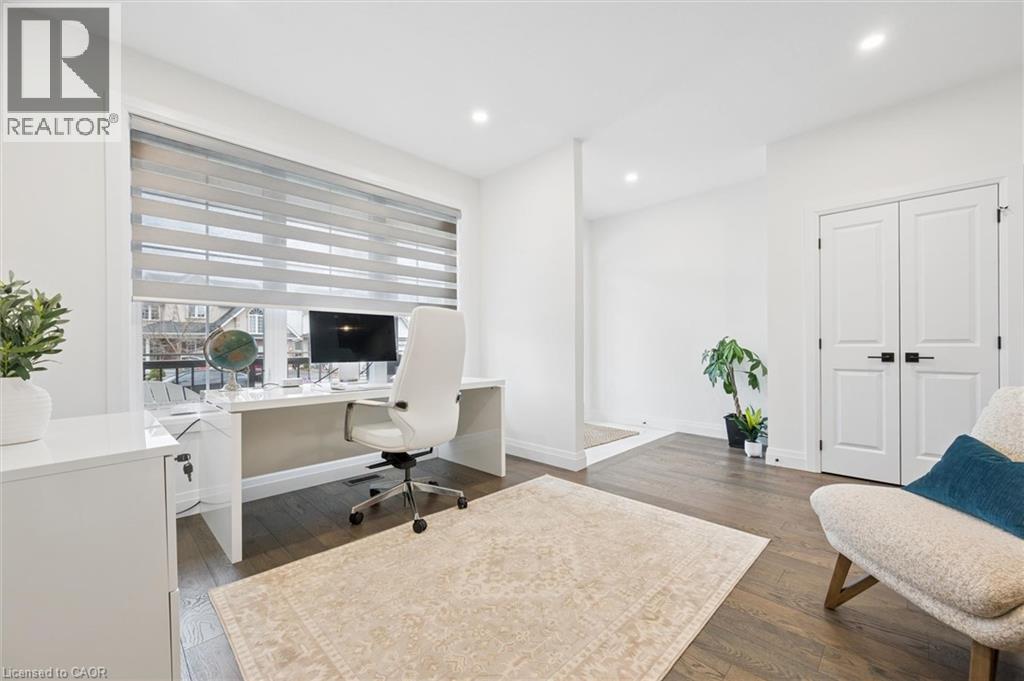213 FALLOWFIELD Drive - 6