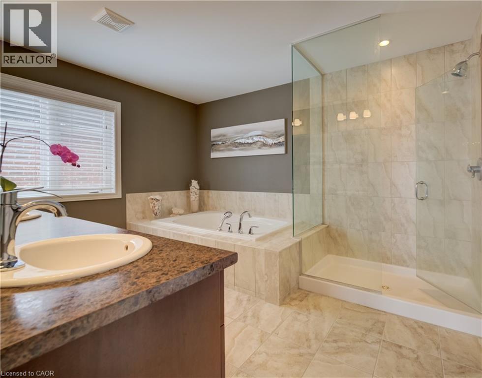 928 EVENS POND Court, Kitchener, Ontario, N2R0B8 — Photo 33
