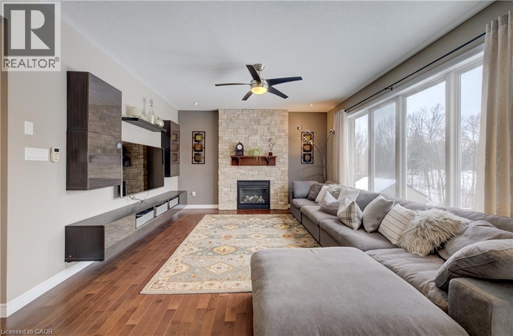 928 EVENS POND Court, Kitchener, Ontario, N2R0B8 — Photo 23