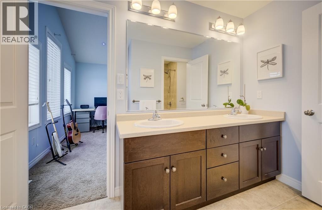 928 EVENS POND Court, Kitchener, Ontario, N2R0B8 — Photo 39